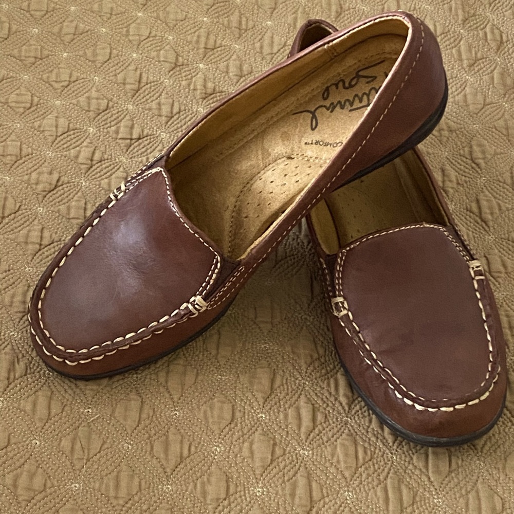 Natural Soul Brown Leather Slip-On Loafers